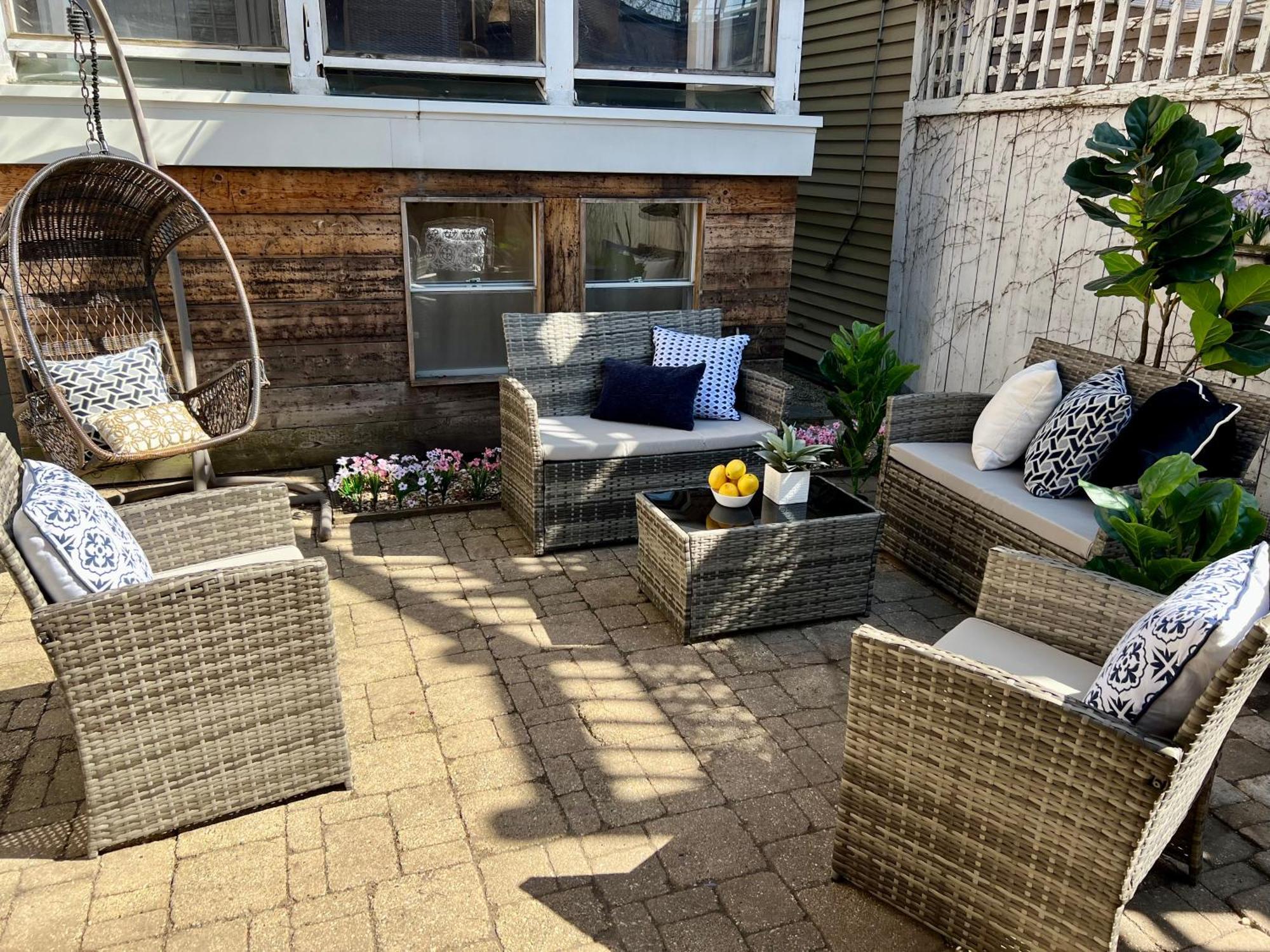 3 Bedroom Spacious Home In Ideal Location W Free Parking Back Yard Pets Welcome Чикаго Екстериор снимка