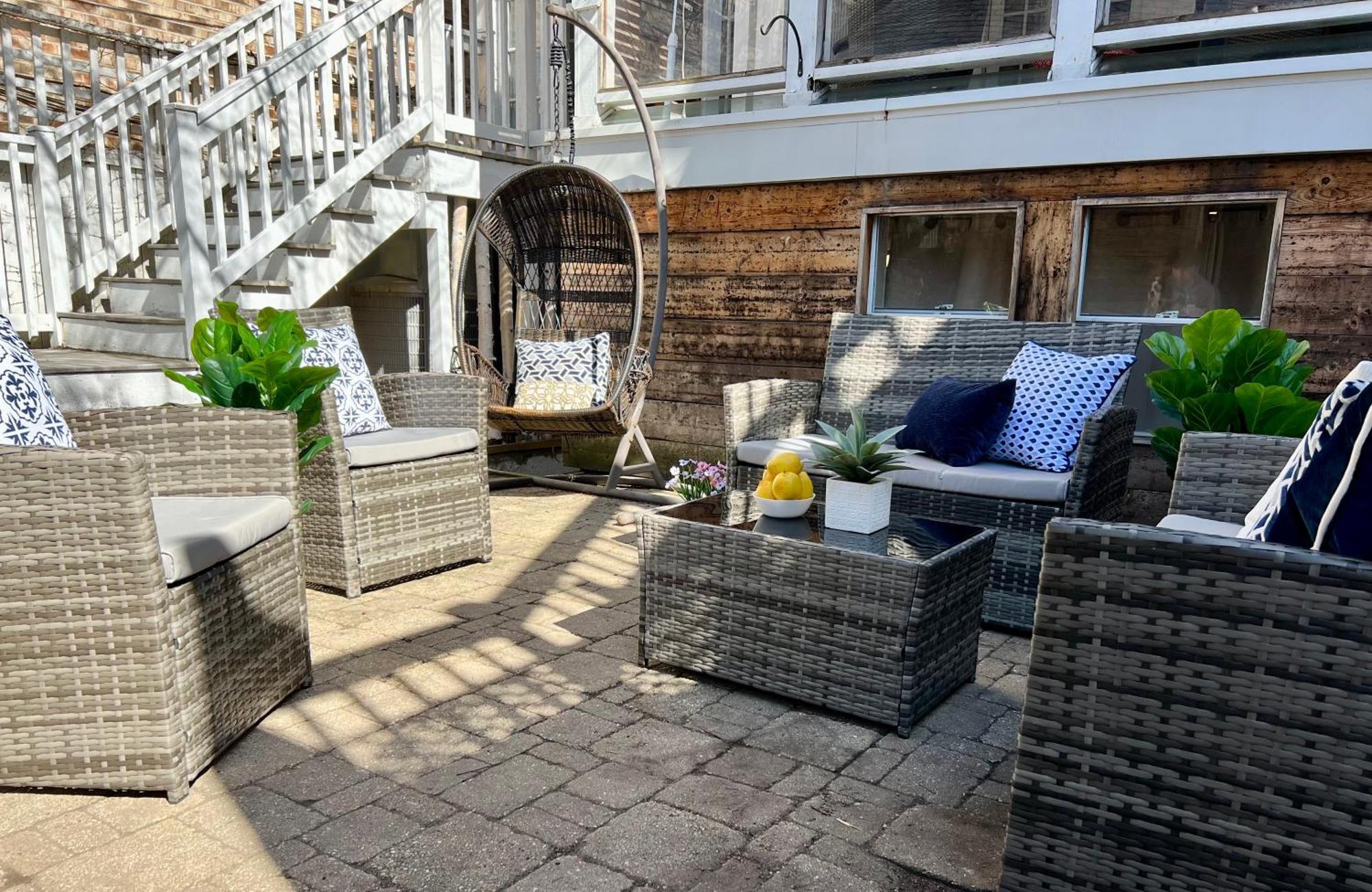 3 Bedroom Spacious Home In Ideal Location W Free Parking Back Yard Pets Welcome Чикаго Екстериор снимка