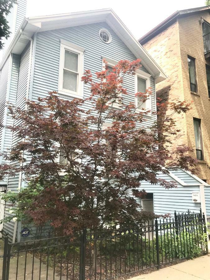 3 Bedroom Spacious Home In Ideal Location W Free Parking Back Yard Pets Welcome Чикаго Екстериор снимка